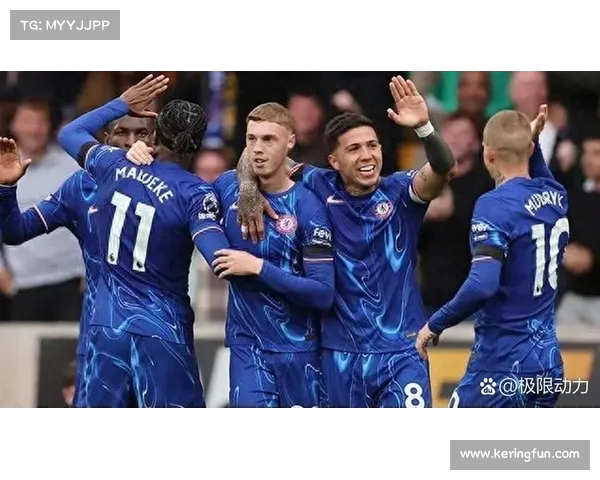 切尔西新援亮相,球队希望重回顶级行列 切尔西新援亮相,球队希望重回顶级行列