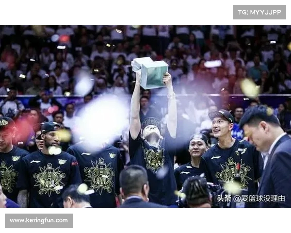 勇士队再度站上领奖台,迎来新辉煌 勇士队再度站上领奖台,迎来新辉煌